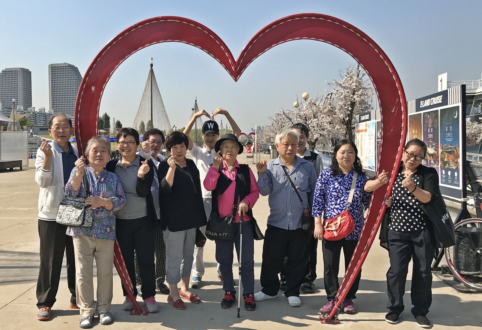 문화생활 자조모임 한강 유람선 관람을 실시하였습니다